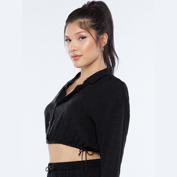 (New with Tags) Savage X Fenty Woven Monogram Crop Shirt w/ Drawstring (Size: M) - Picture 4 of 11